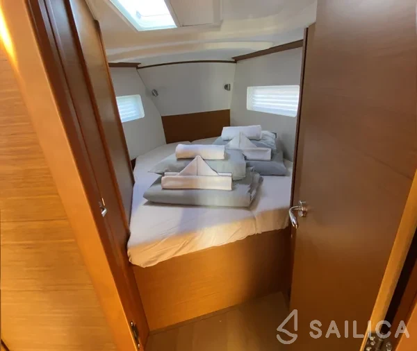 Sun Odyssey 380 - Yacht Charter Sailica