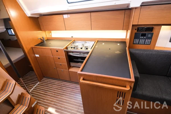 Bavaria C38 - Yacht Charter Sailica