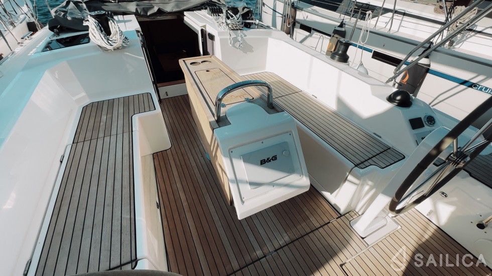 Bavaria C38 - Yacht Charter Sailica