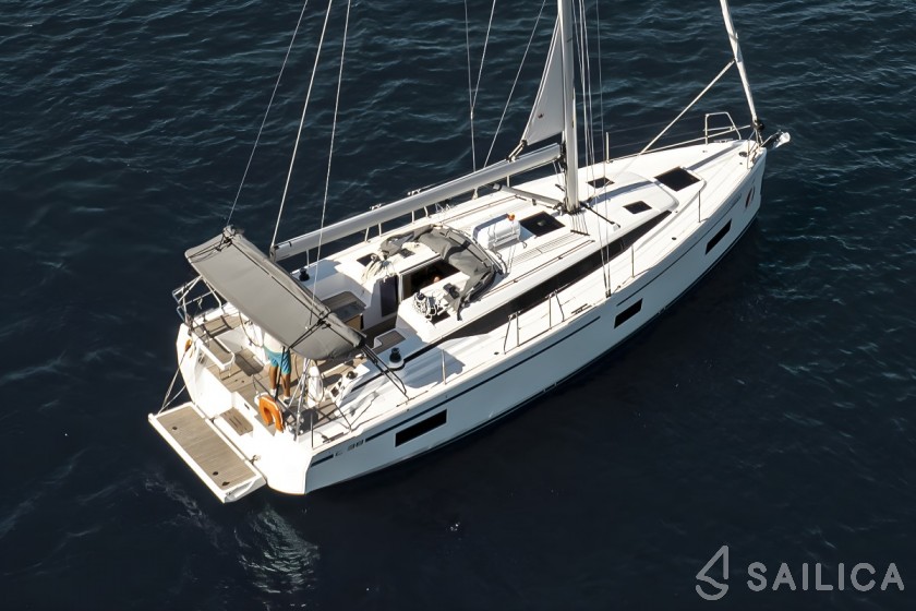 Bavaria C38 - Yacht Charter Sailica