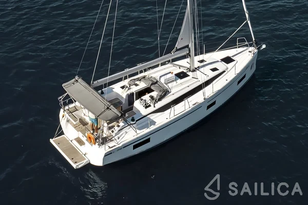 Bavaria C38 - Yacht Charter Sailica