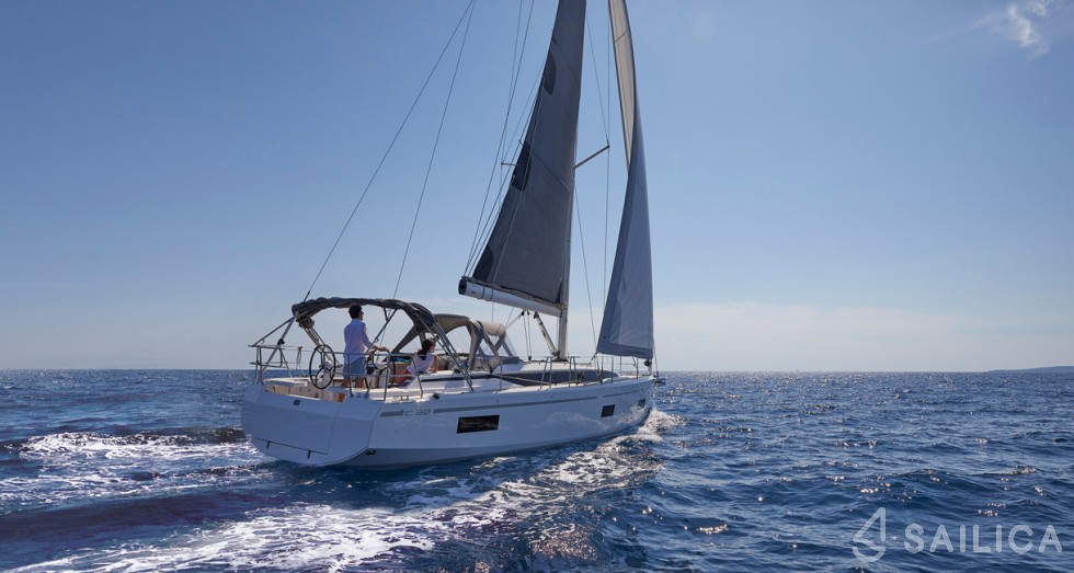 Bavaria C38 - Yacht Charter Sailica