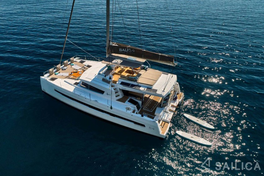 Bali 5.4 - 5 + 2 cab - Yacht Charter Sailica