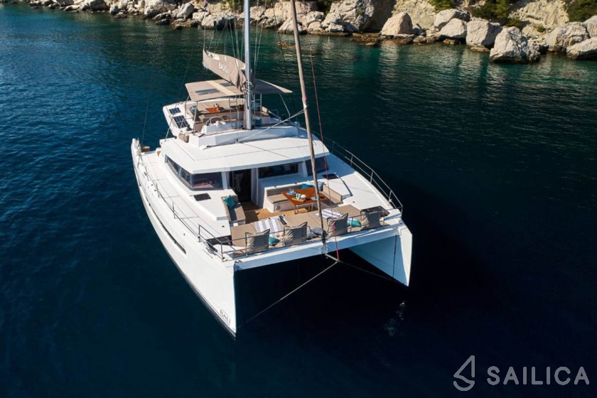Bali 5.4 - 5 + 2 cab - Yacht Charter Sailica