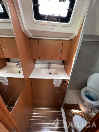 Bavaria C42 - Yacht Charter Sailica