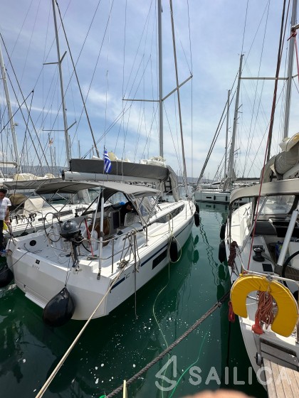 Bavaria C42 - Yacht Charter Sailica