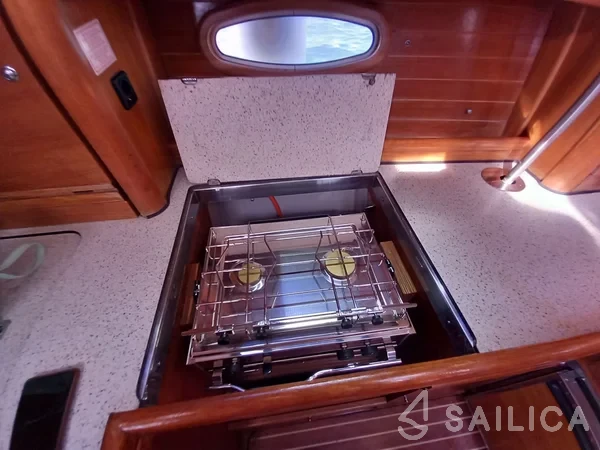 Bavaria 42 - Yacht Charter Sailica