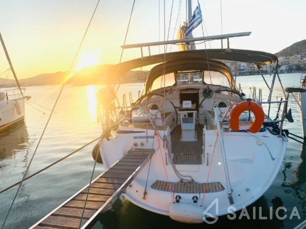 Bavaria 42 - Yacht Charter Sailica
