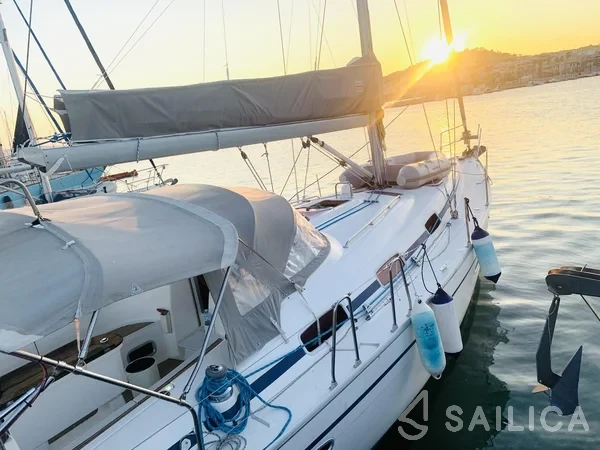 Bavaria 42 - Yacht Charter Sailica
