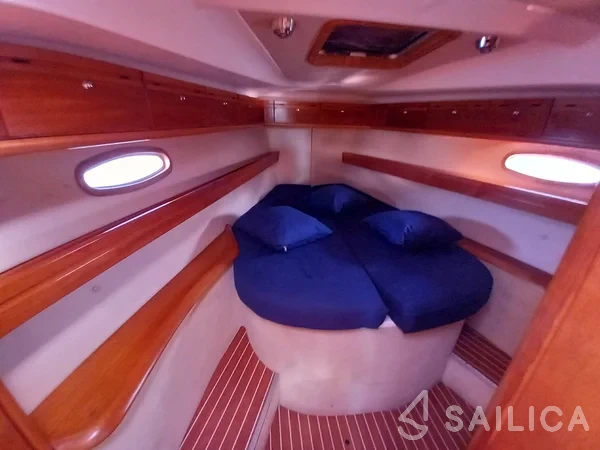 Bavaria 42 - Yacht Charter Sailica