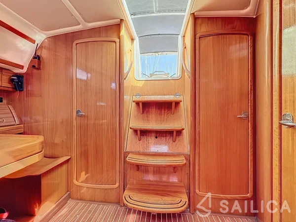 Bavaria 42 - Yacht Charter Sailica