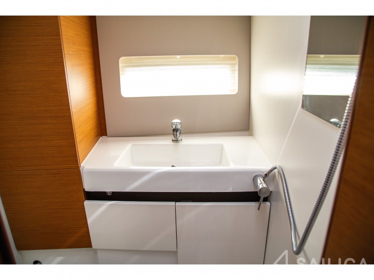 Sun Odyssey 490 - Yacht Charter Sailica