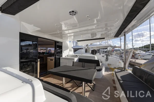 Lagoon 51 - Yacht Charter Sailica