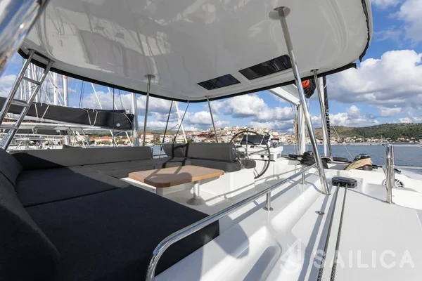 Lagoon 51 - Yacht Charter Sailica