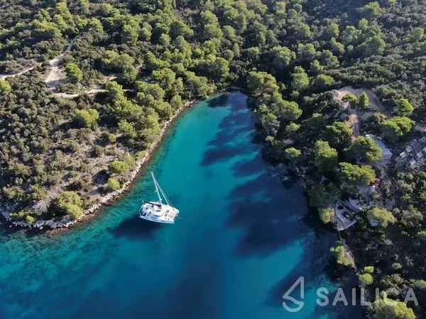 Lagoon 51 - Yacht Charter Sailica