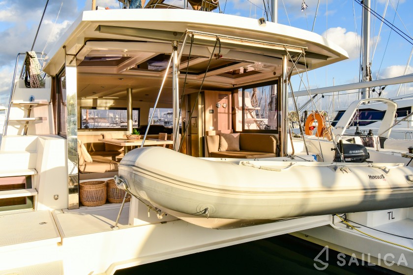 Bali 4.3 - Yacht Charter Sailica