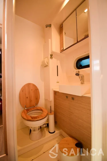 Bali 4.3 - Yacht Charter Sailica