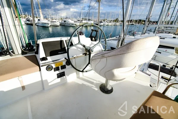 Bali 4.3 - Yacht Charter Sailica