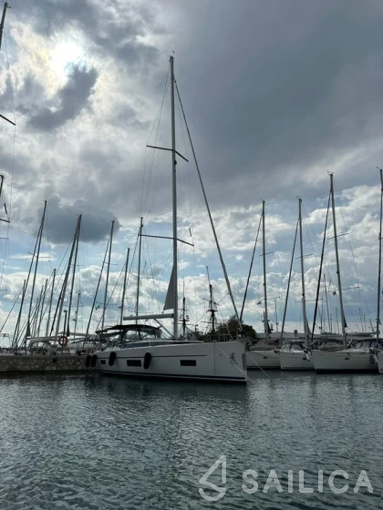 Bavaria C45 - Yacht Charter Sailica