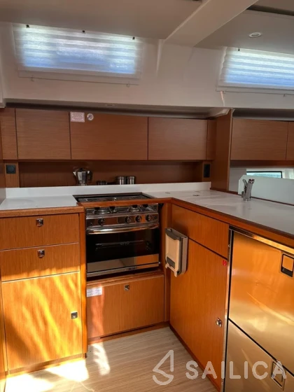Bavaria C45 - Yacht Charter Sailica