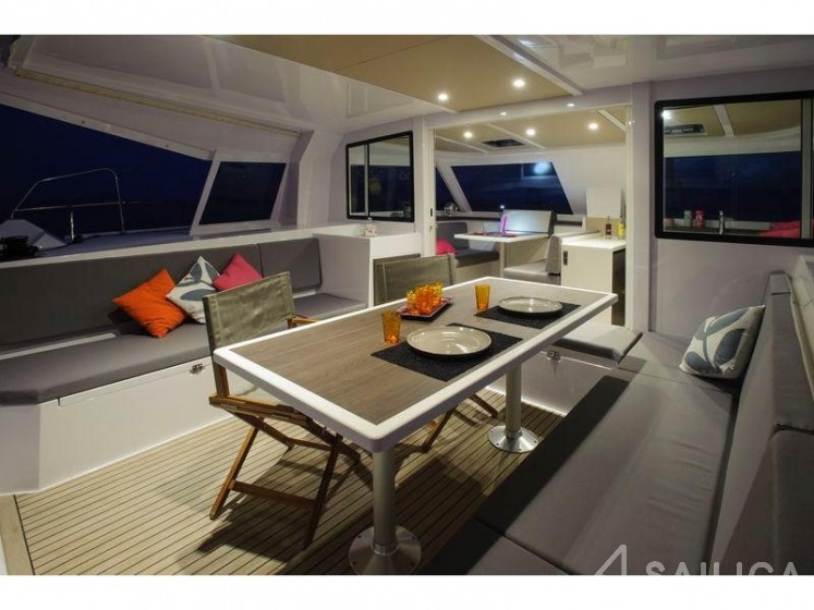 Nautitech 40 open NEW - 4 + 2 cab. - Yacht Charter Sailica