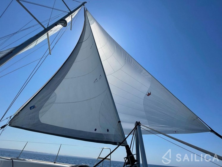 Nautitech 40 open NEW - 4 + 2 cab. - Yacht Charter Sailica