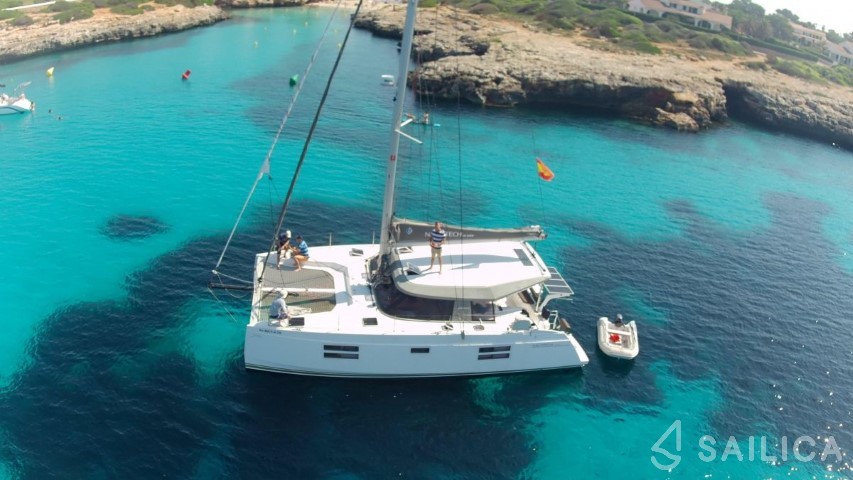 Nautitech 40 open NEW - 4 + 2 cab. - Yacht Charter Sailica