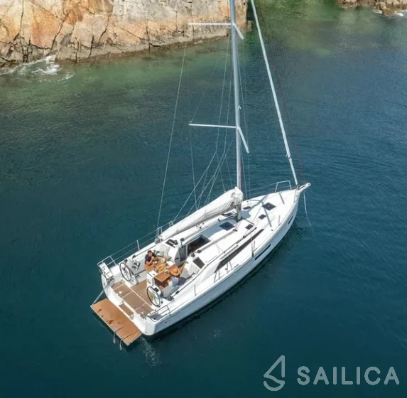 Oceanis 37.1 - Yacht Charter Sailica