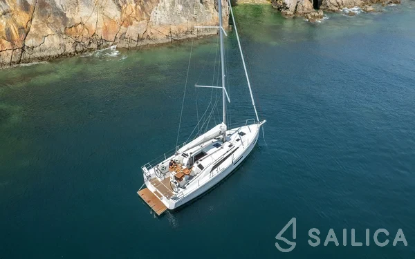 Oceanis 37.1 - Yacht Charter Sailica