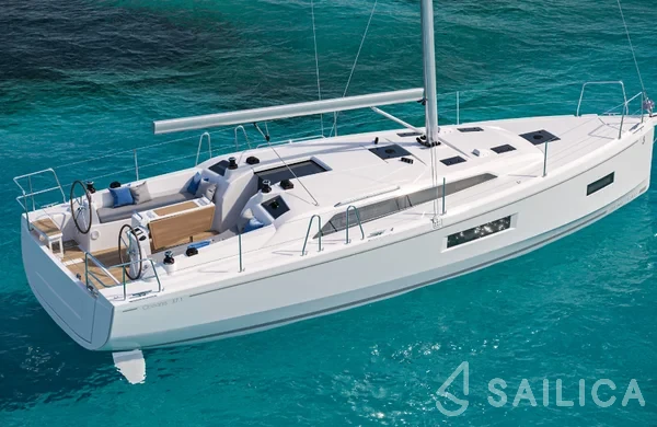 Oceanis 37.1 - Yacht Charter Sailica