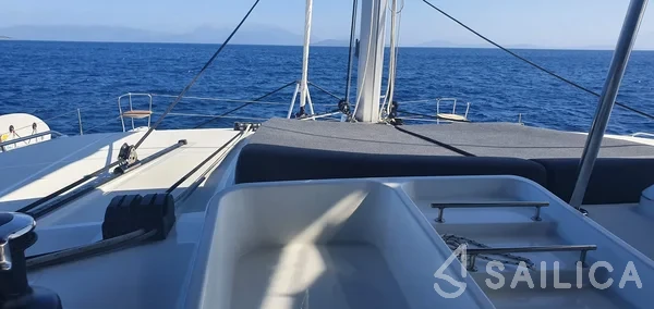 Lagoon 450  Flybridge - Yacht Charter Sailica