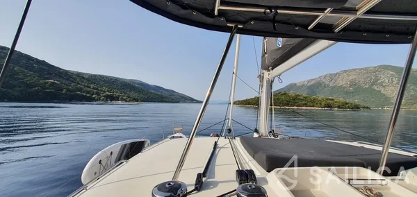 Lagoon 450  Flybridge - Yacht Charter Sailica