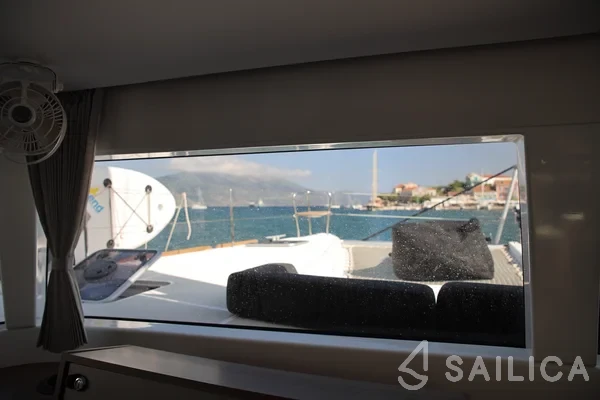 Lagoon 450  Flybridge - Yacht Charter Sailica