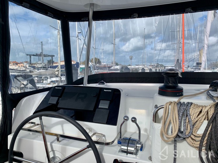Lagoon 42 - Yacht Charter Sailica
