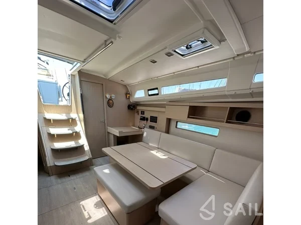 Oceanis 40.1 - Yacht Charter Sailica