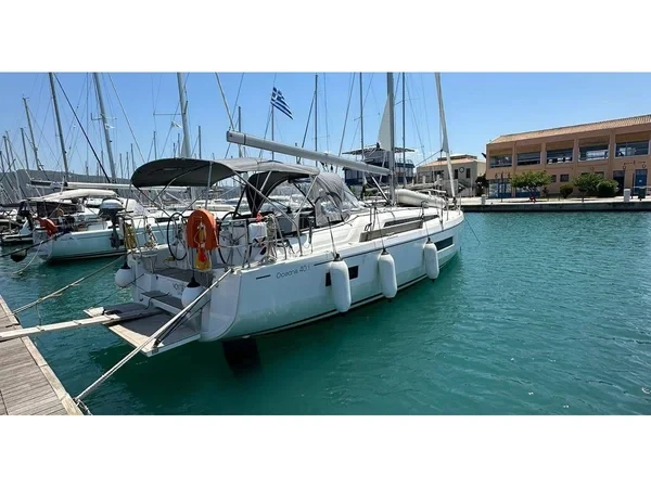 Oceanis 40.1 - Yacht Charter Sailica
