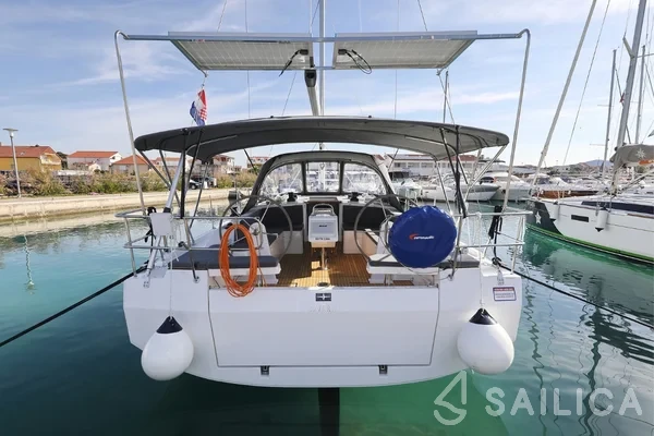 Bavaria C42 - Yacht Charter Sailica