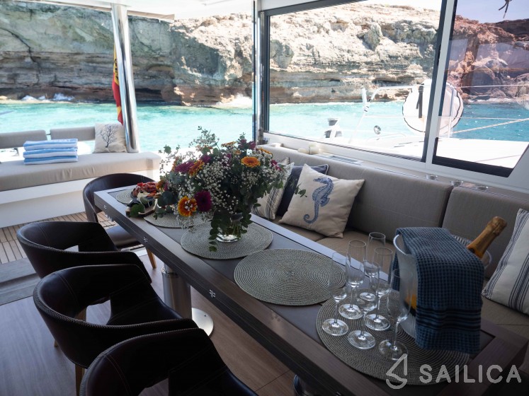 Bali 5.4. - Yacht Charter Sailica
