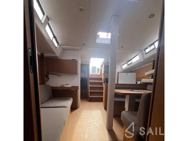 First 44 - Yacht Charter Sailica