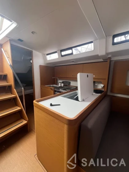 First 44 - Yacht Charter Sailica