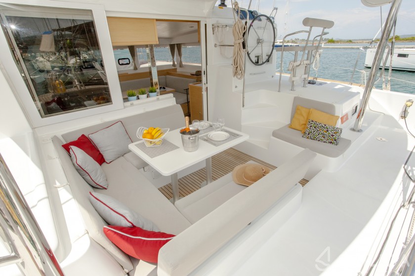Lagoon 39 - Yacht Charter Sailica