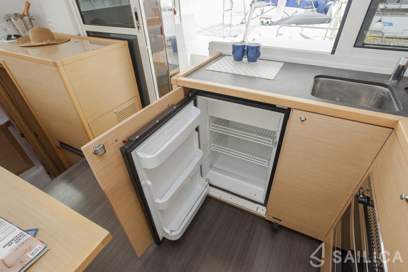 Lagoon 39 - Yacht Charter Sailica