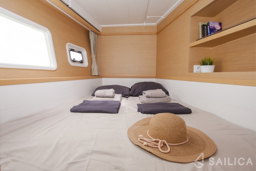 Lagoon 39 - Yacht Charter Sailica