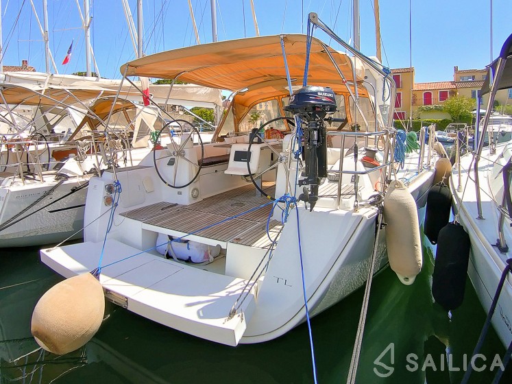Dufour 450 Grand Large - Yacht Charter Sailica