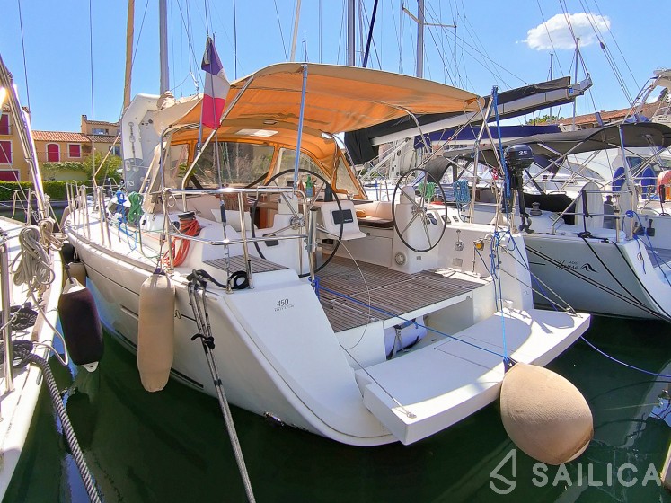 Dufour 450 Grand Large - Yacht Charter Sailica