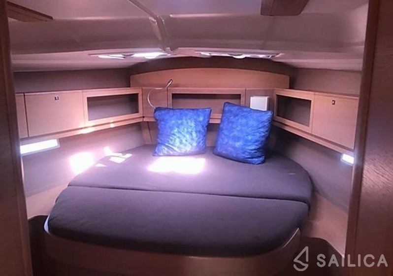 Dufour 450 Grand Large - Yacht Charter Sailica