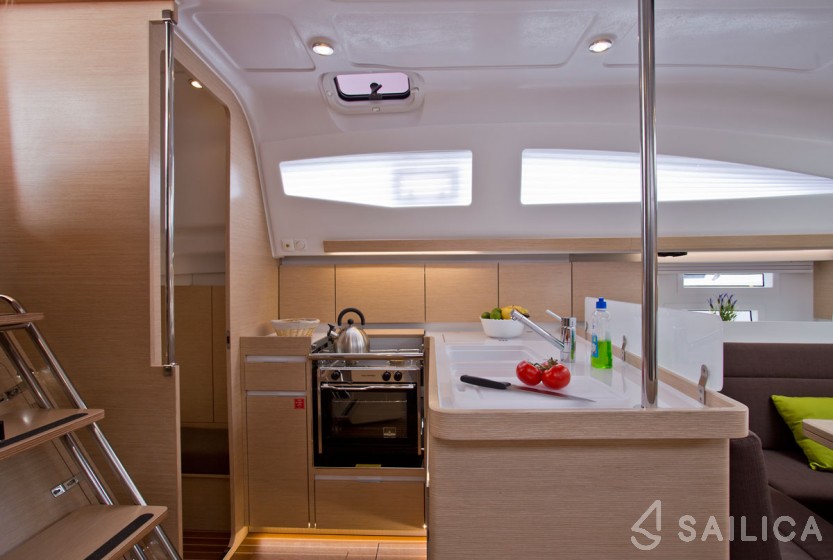 Elan 40 Impression - Yacht Charter Sailica
