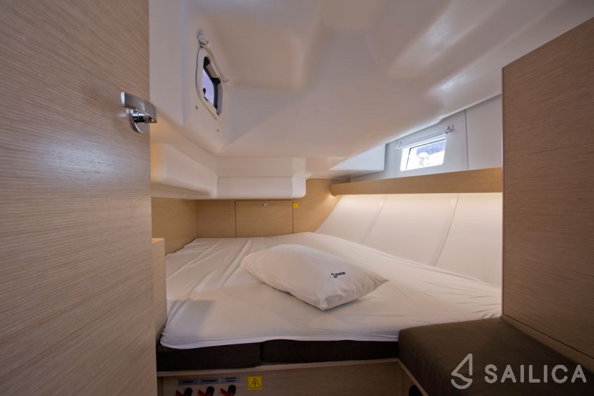 Elan 40 Impression - Yacht Charter Sailica