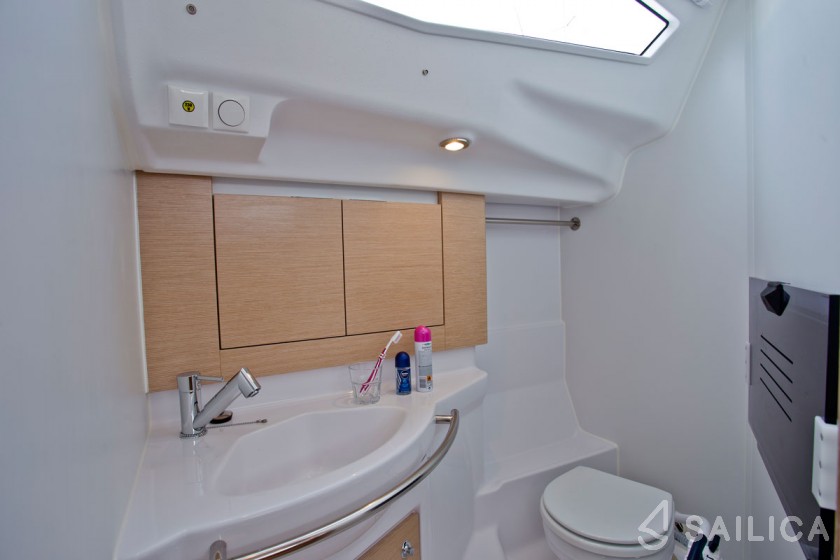 Elan 40 Impression - Yacht Charter Sailica