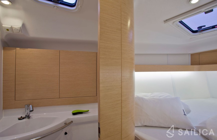 Elan 40 Impression - Yacht Charter Sailica
